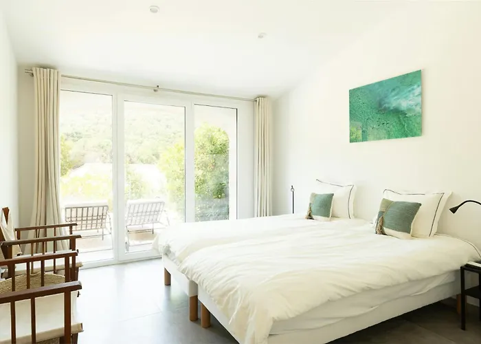 With Pool House Near Vakantiehuis
